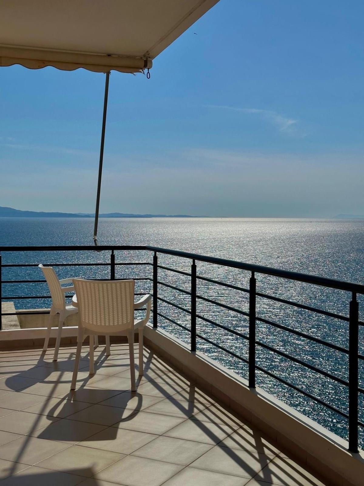 Esmeralda Apartaments Sarande Exterior photo